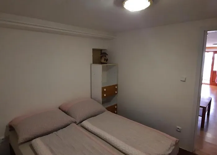Appartement V Soukromi Perná